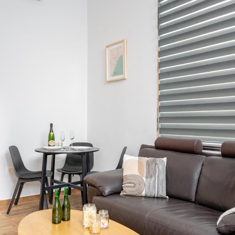 Del Mar Suites Benalmadena - Puerto Marina - One-Bedroom Apartment with Terrace - 8