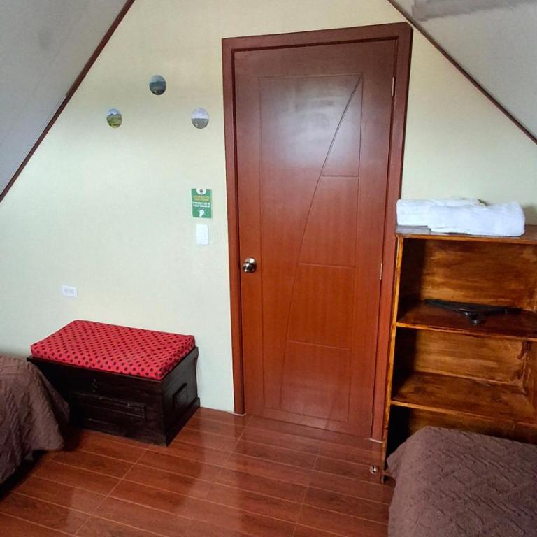 Casa del Montañero - Habitación Doble con baño compartido - 2 camas - 5