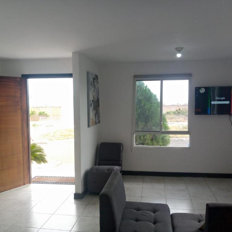 House in Manta, 15'from the beach 10' from airport - Three-Bedroom House - 7