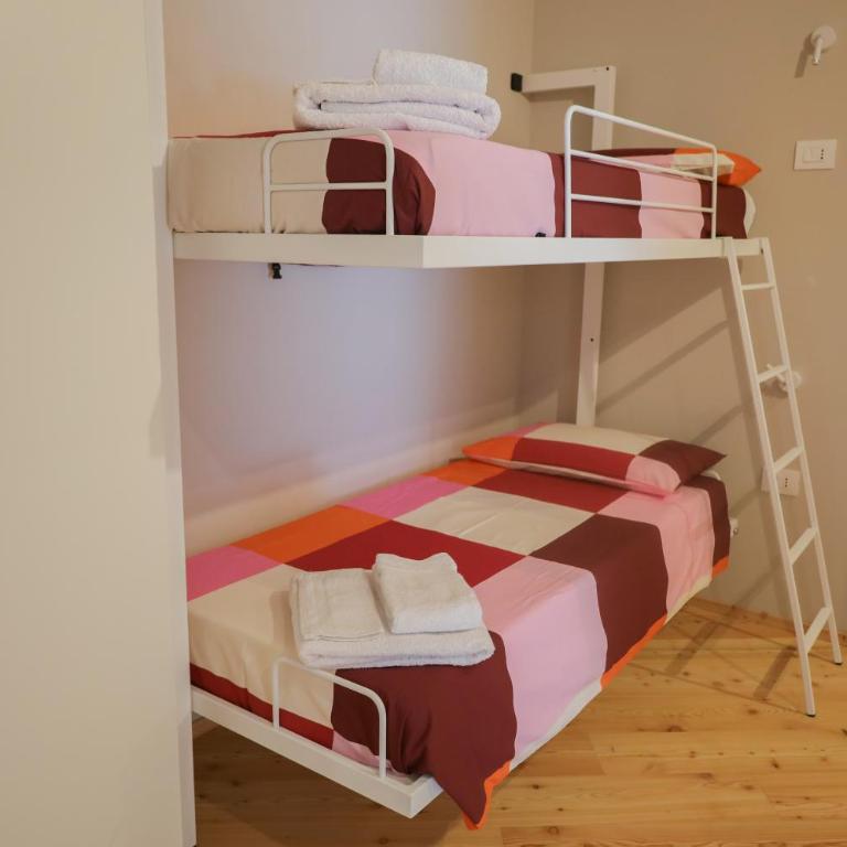 Palazzo Righi - Appartamento con 2 Camere da Letto - 4