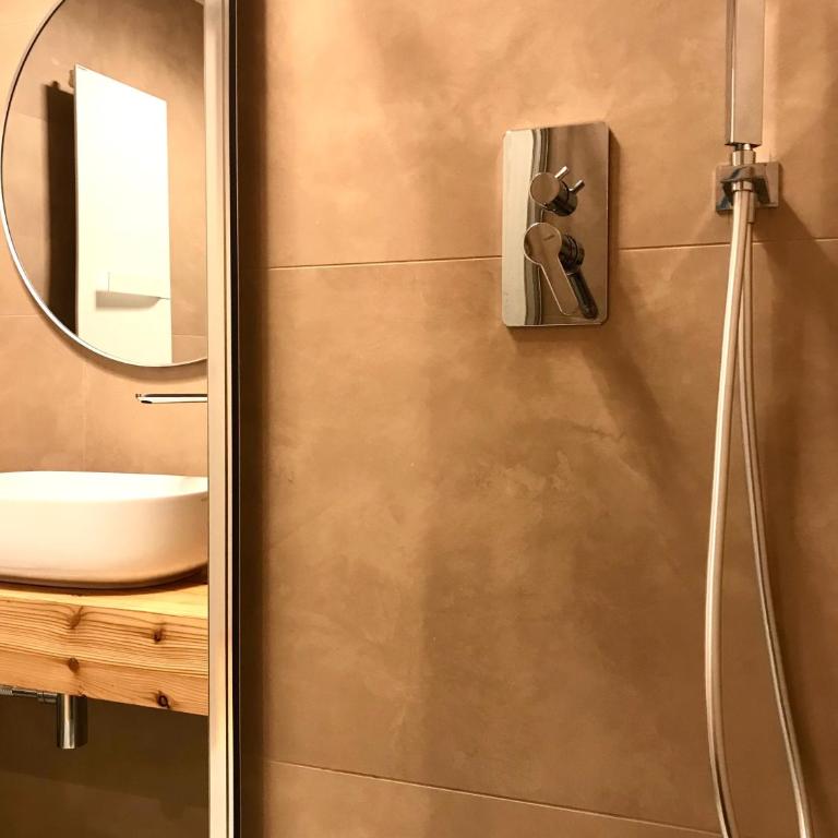 Palazzo Righi - Appartamento con 2 Camere da Letto - 21