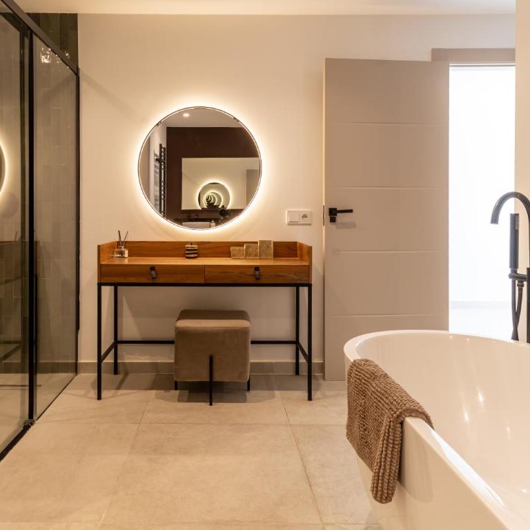 Luxury Villa with Heated Pool, Jacuzzi, Sauna and more - Villa Deluxe - 30