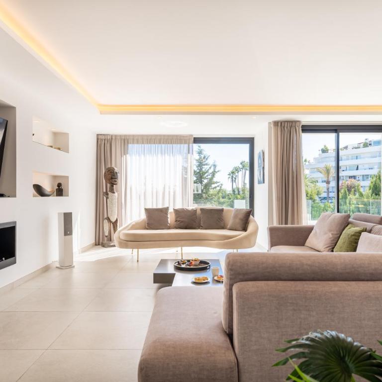 Luxury Villa with Heated Pool, Jacuzzi, Sauna and more - Villa Deluxe - 7