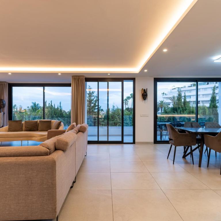 Luxury Villa with Heated Pool, Jacuzzi, Sauna and more - Villa Deluxe - 15