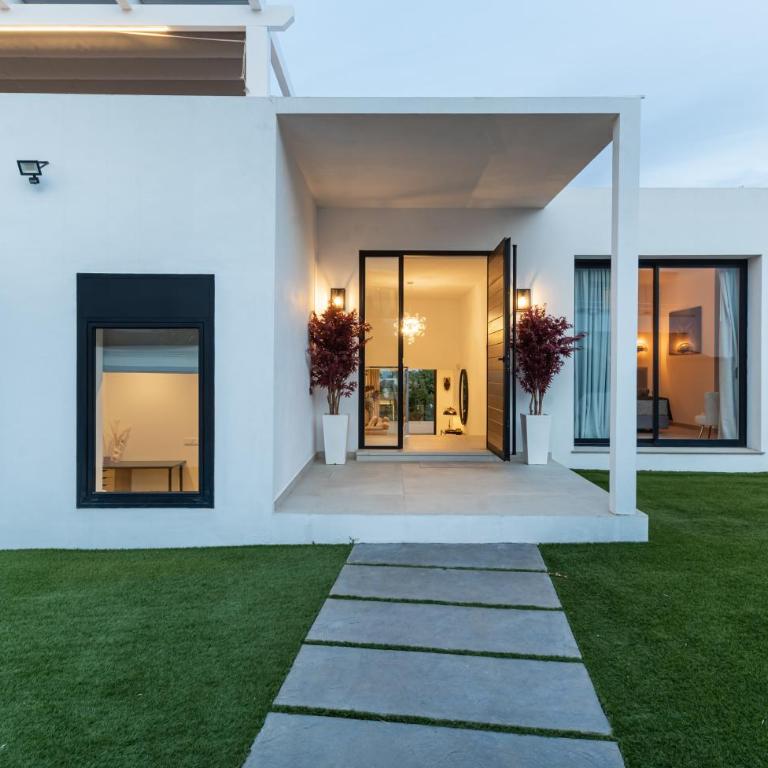 Luxury Villa with Heated Pool, Jacuzzi, Sauna and more - Villa Deluxe - 47