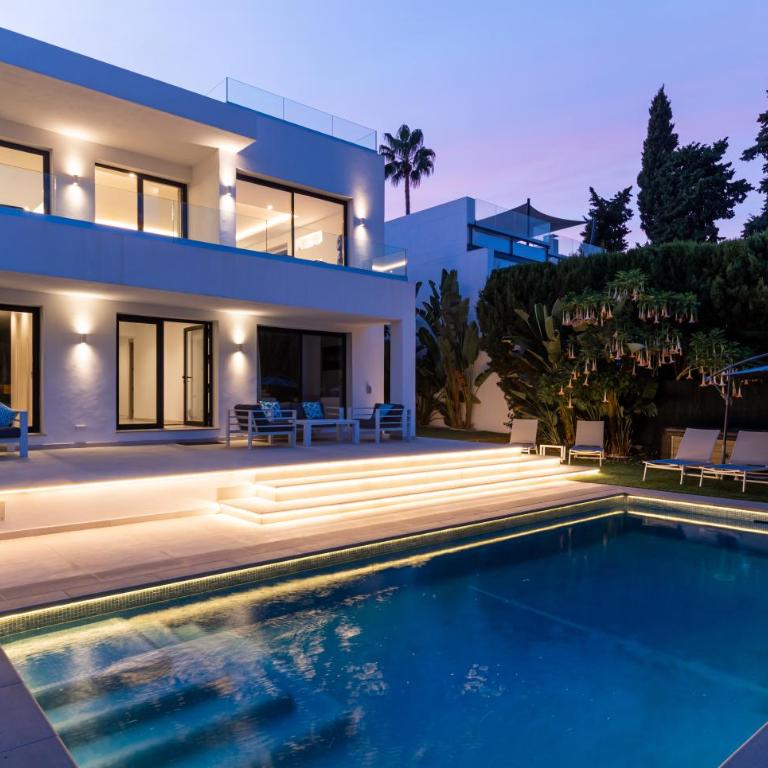 Luxury Villa with Heated Pool, Jacuzzi, Sauna and more - Villa Deluxe - 44
