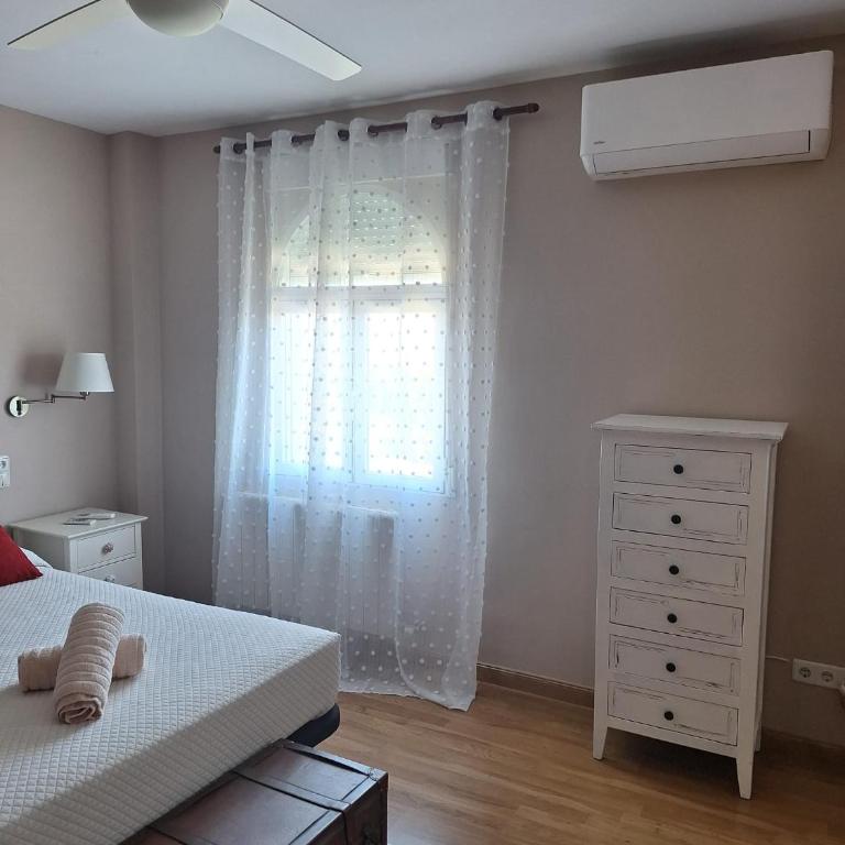 Extraordinaria Villa con piscina y chimenea - Five-Bedroom House - 64