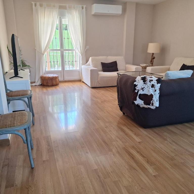 Extraordinaria Villa con piscina y chimenea - Five-Bedroom House - 39