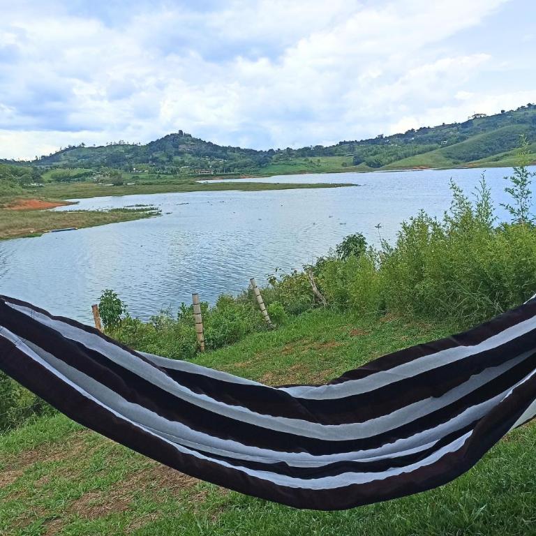 Glamping & Cabaña con Paddle, ducha al aire libre, Pet-friendly - Oasis junto al Lago - Tienda - 4