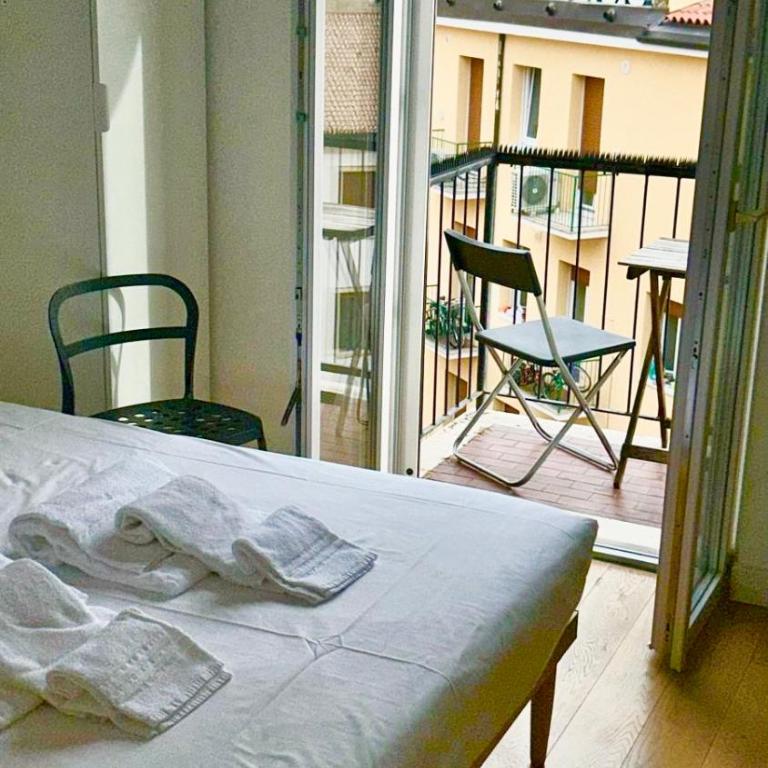 Cittadella Room Verona - Camera Matrimoniale Deluxe con Balcone - 1