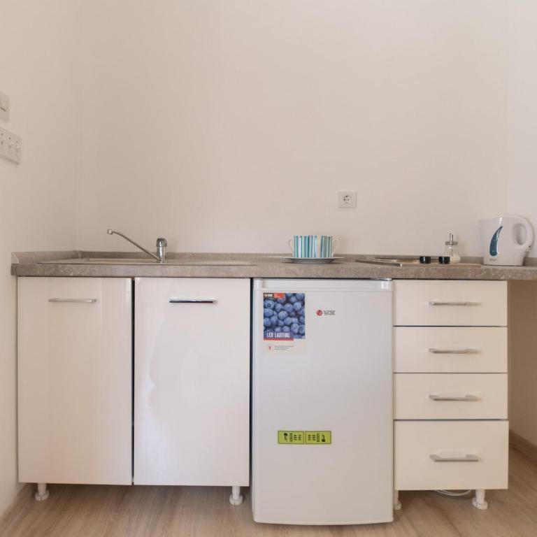 Central & quiet location inside Old town Kotor - One-Bedroom Apartment - 3