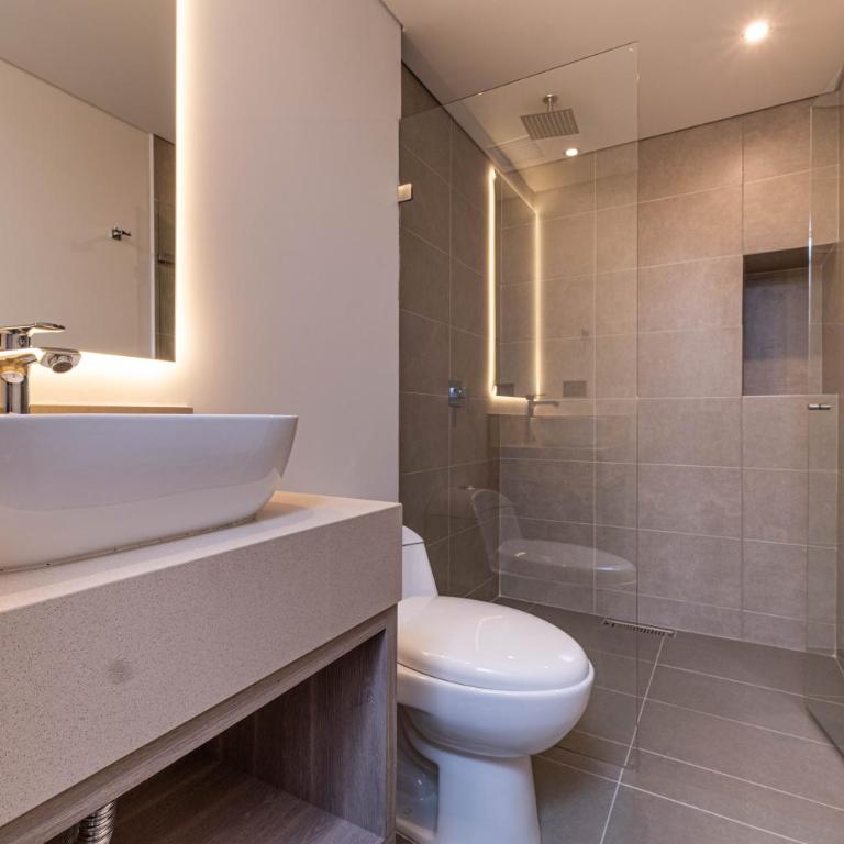 Jatisa Living by HOUSY - Four-Bedroom Apartment with Balcony - 19