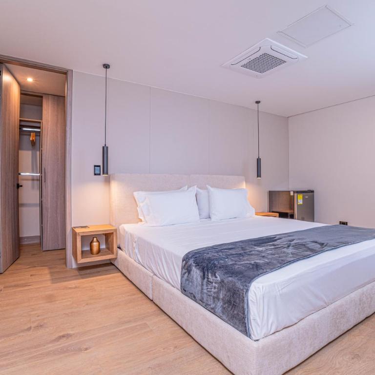 Jatisa Living by HOUSY - Four-Bedroom Apartment with Balcony - 23