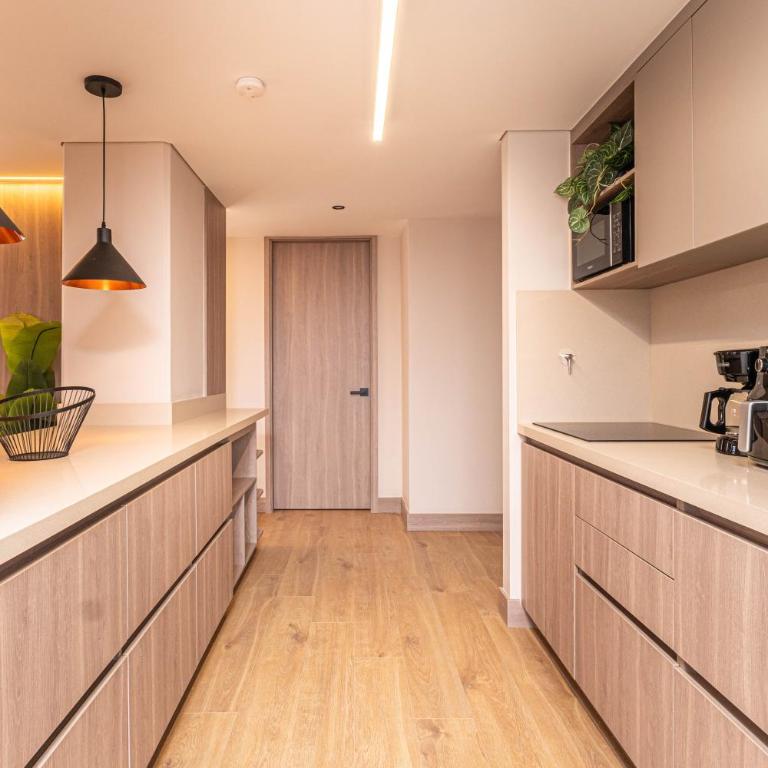 Jatisa Living by HOUSY - Four-Bedroom Apartment with Balcony - 27