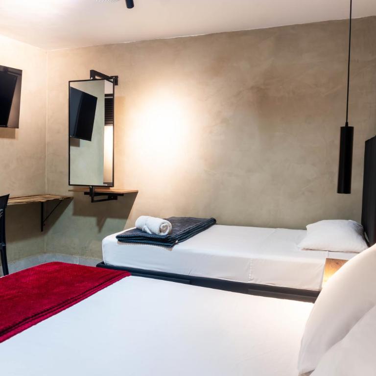 hotel civitas medellin - Family Room with Private Bathroom - 3