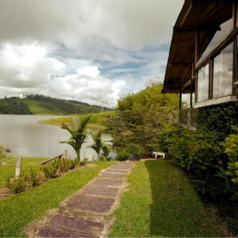 Glamping & Cabaña con Paddle, ducha al aire libre, Pet-friendly - Oasis junto al Lago - Habitación Familiar con vistas al lago - 10