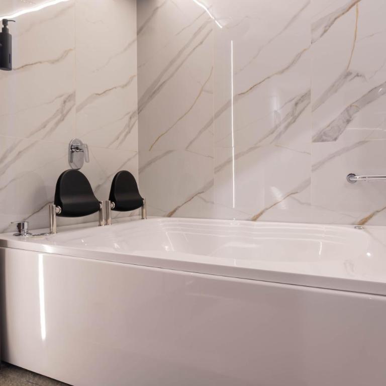 hotel civitas medellin - Deluxe Double Room with Bath - 8