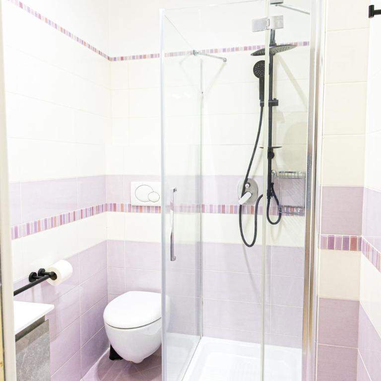 Grace's house Roma Trastevere - Camera Quadrupla con Bagno Privato Esterno - 11
