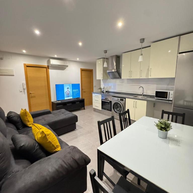 UIM Mediterraneo Hispanidad 4 Wifi - Apartamento de 3 dormitorios - 1