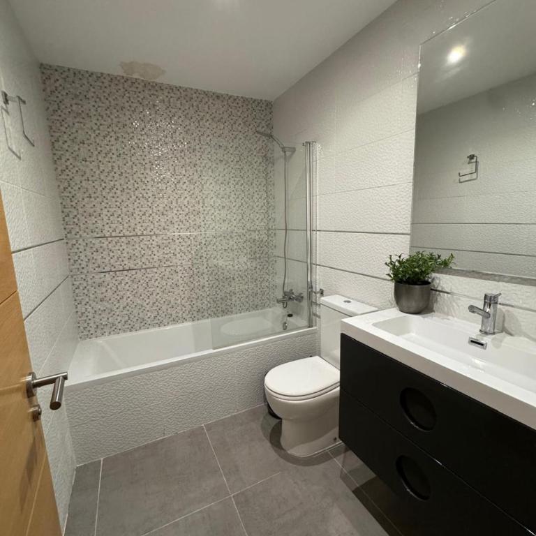 UIM Mediterraneo Hispanidad 4 Wifi - Apartamento de 3 dormitorios - 10