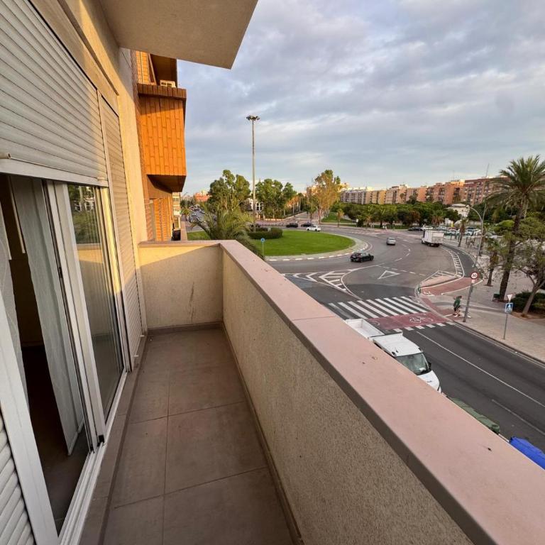 UIM Mediterraneo Hispanidad 4 Wifi - Apartamento de 3 dormitorios - 8
