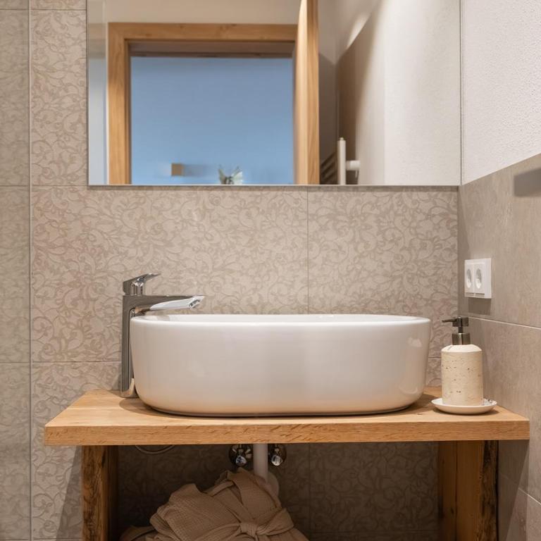 Yogahof Kitzbühel - Boutique Alpine Hideaway - Loft - 16