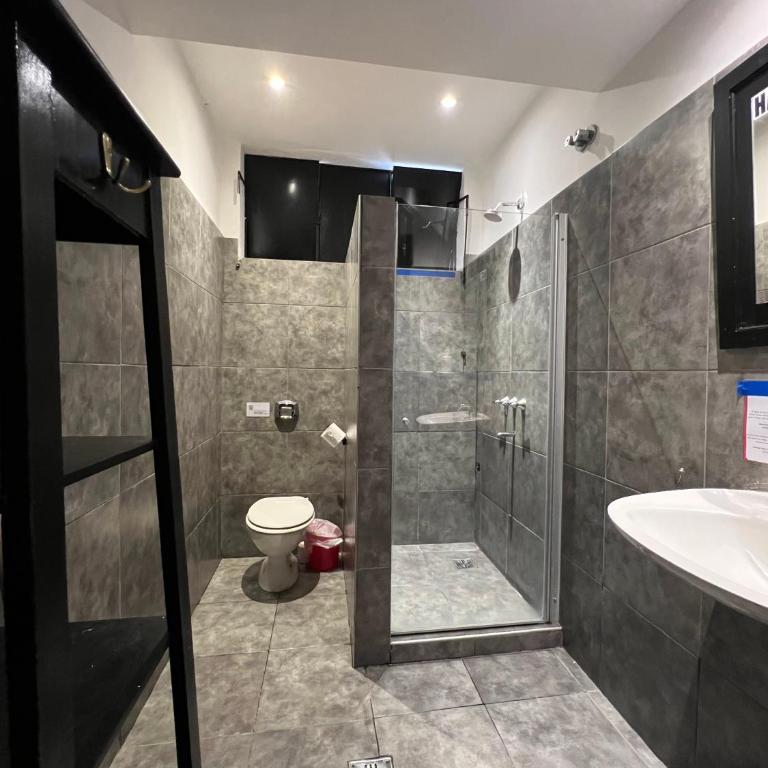 Aldea Hostel & Café - Bed in 5-Bed Dormitory Room with Private Bathroom - 1