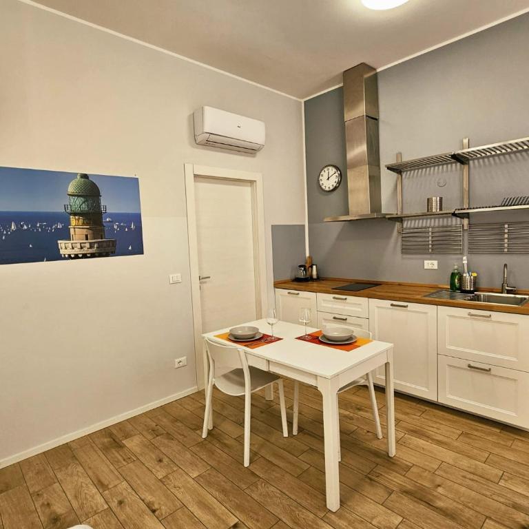 Casanova Trieste Centrale - Monolocale con Divano-Letto - 10