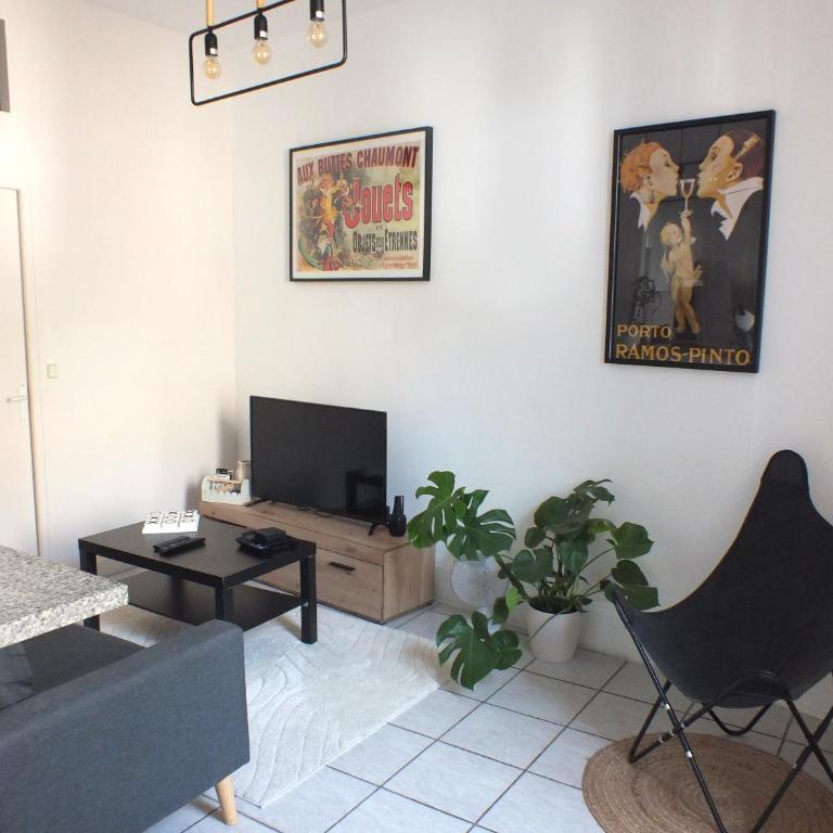 Appartement Rénové - Centre & Tram 5min - Appartement 2 Chambres - 4