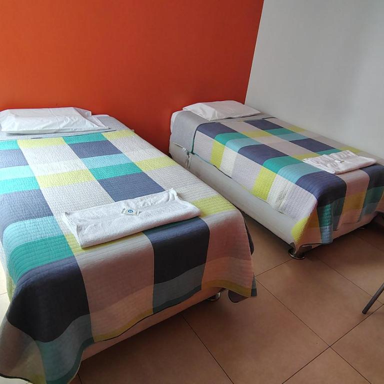 Departamento amplio y cómodo en Abancay - Three-Bedroom Apartment - 2