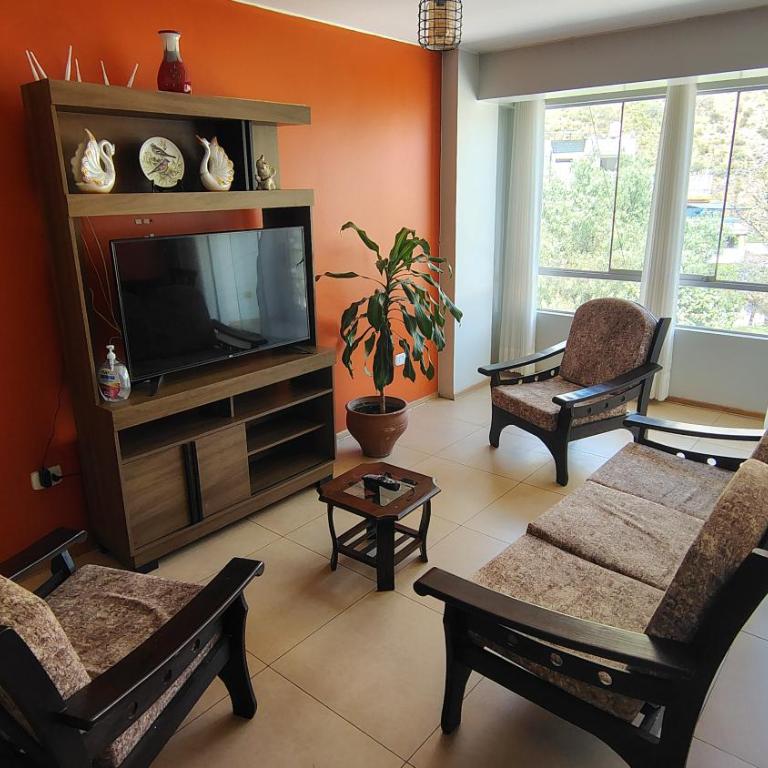 Departamento amplio y cómodo en Abancay - Three-Bedroom Apartment - 16