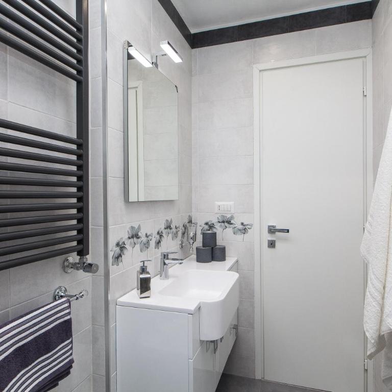 Appartamento Attrezzato ed elegante al Colosseo - Appartamento con 2 Camere da Letto - 16