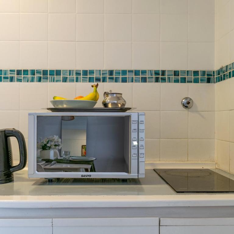 cerca de la estación retiro con cochera, pileta y sauna - Habitación Familiar Superior - 7