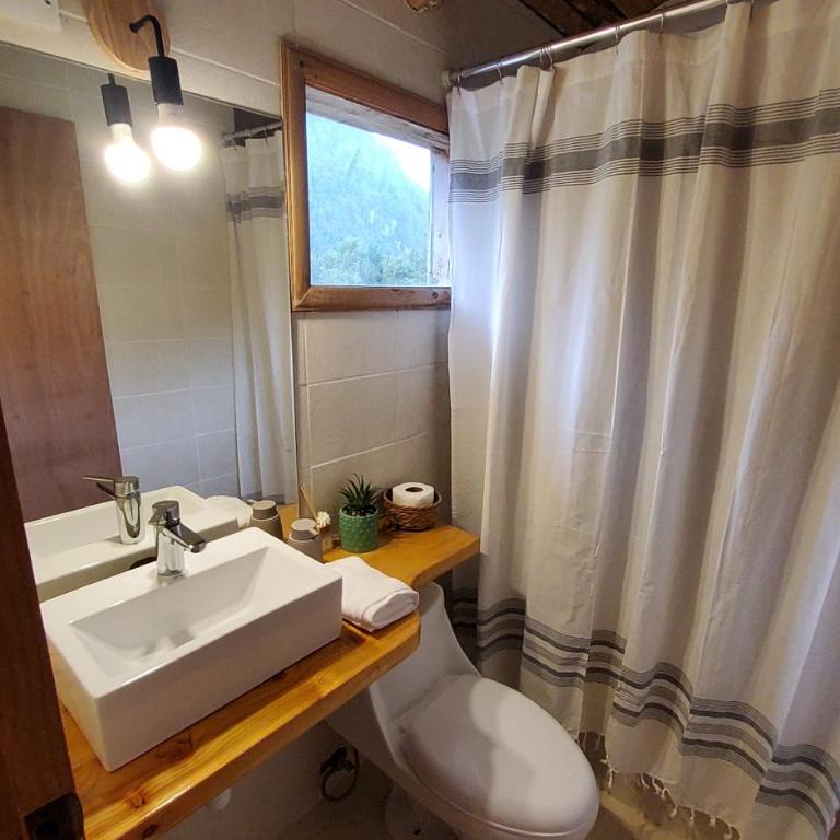 Salvatierra Lodge - Triple Room with Private Bathroom - 2