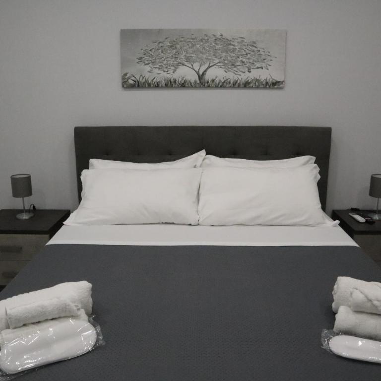Henny House - One-Bedroom House - 3