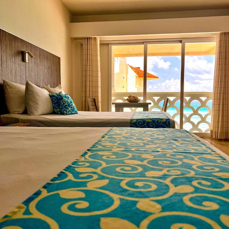 Oceanfront Apartments Cancun - Studio Apartment with Sea View - 11