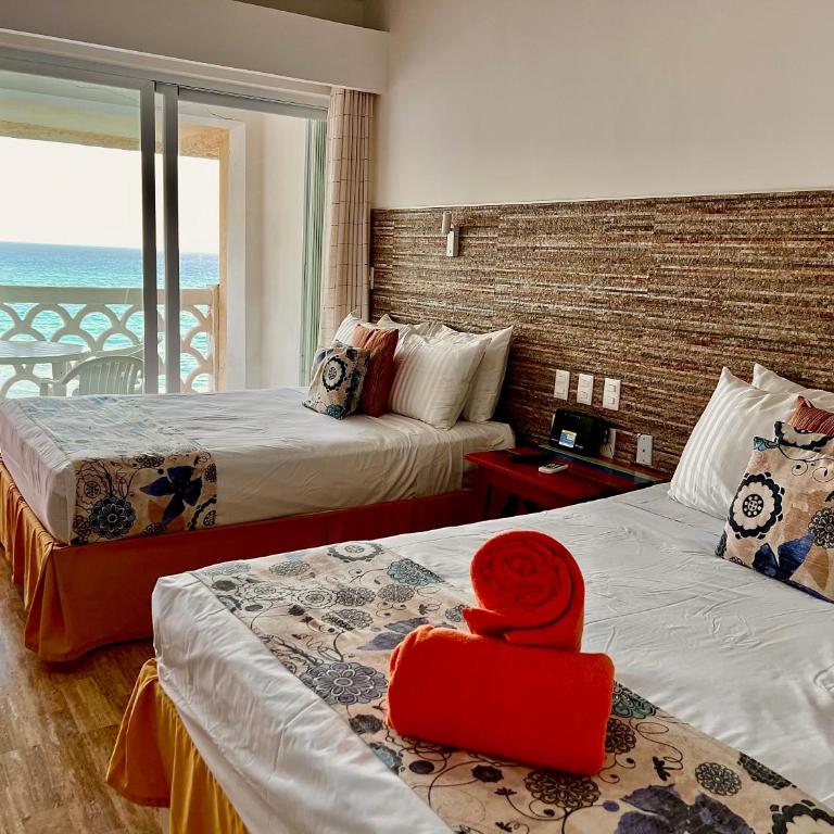 Oceanfront Apartments Cancun - Studio Apartment with Balcony - 9
