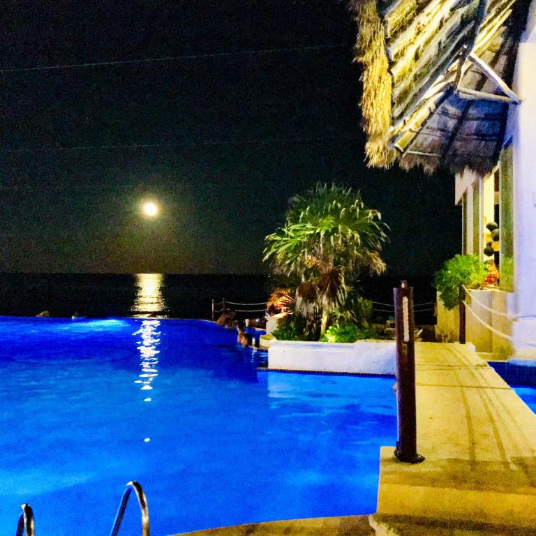 Oceanfront Apartments Cancun - Studio Apartment with Sea View - 14