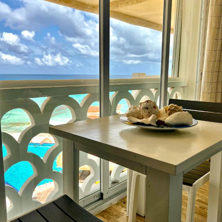 Oceanfront Apartments Cancun - Studio Apartment with Sea View - 19