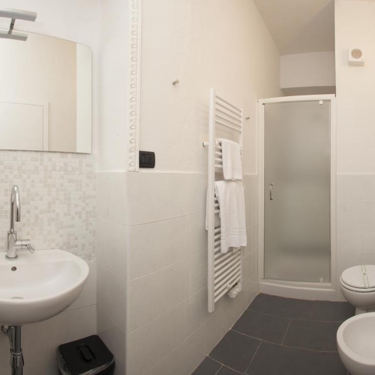Palazzo Lombardo - Economy Double or Twin Room - 2