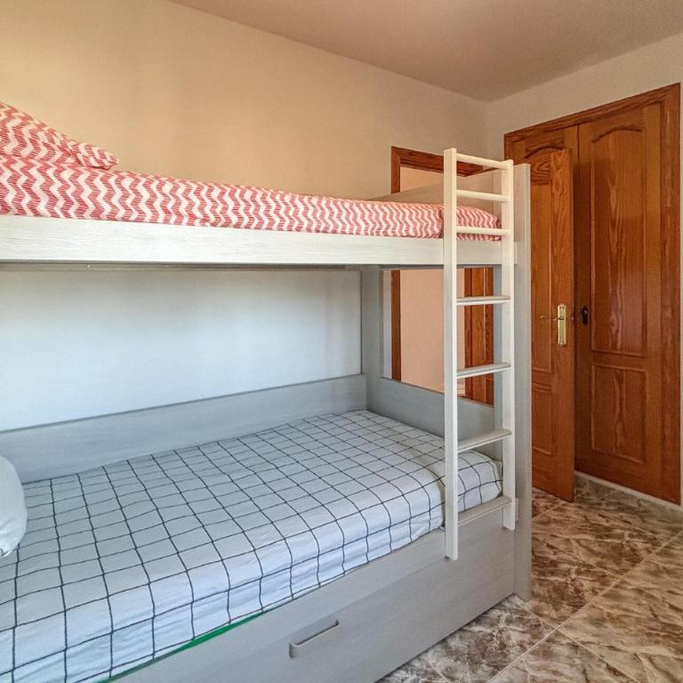 2 Bedroom Amazing Apartment In Dénia - Apartamento de 2 dormitorios - 17