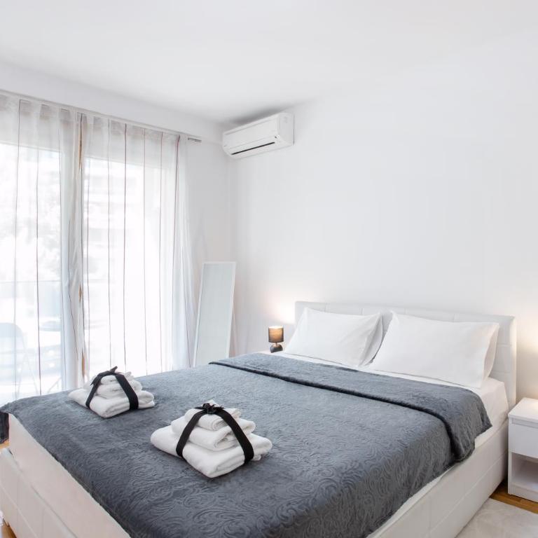 Central Garden Apartment - Parking & Security - One-Bedroom Apartment - 14
