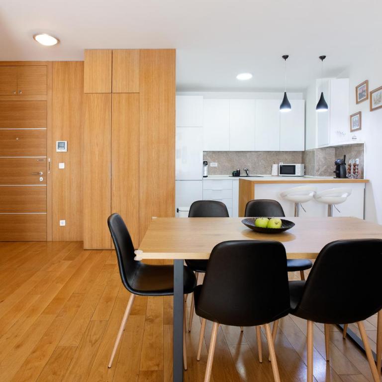 Central Garden Apartment - Parking & Security - One-Bedroom Apartment - 15