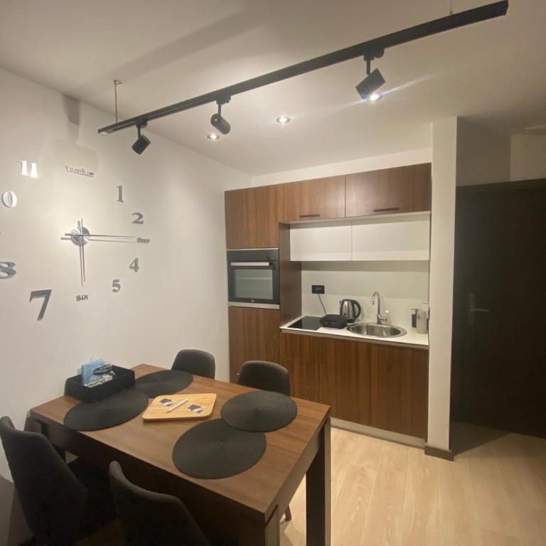 Harry apartments - Apart & spa Zoned Kopaonik, Special offer for Genius status, in addition, we offer special benefits for children up to 17 years old!!! - Superior One-Bedroom Apartment with Balcony - 18