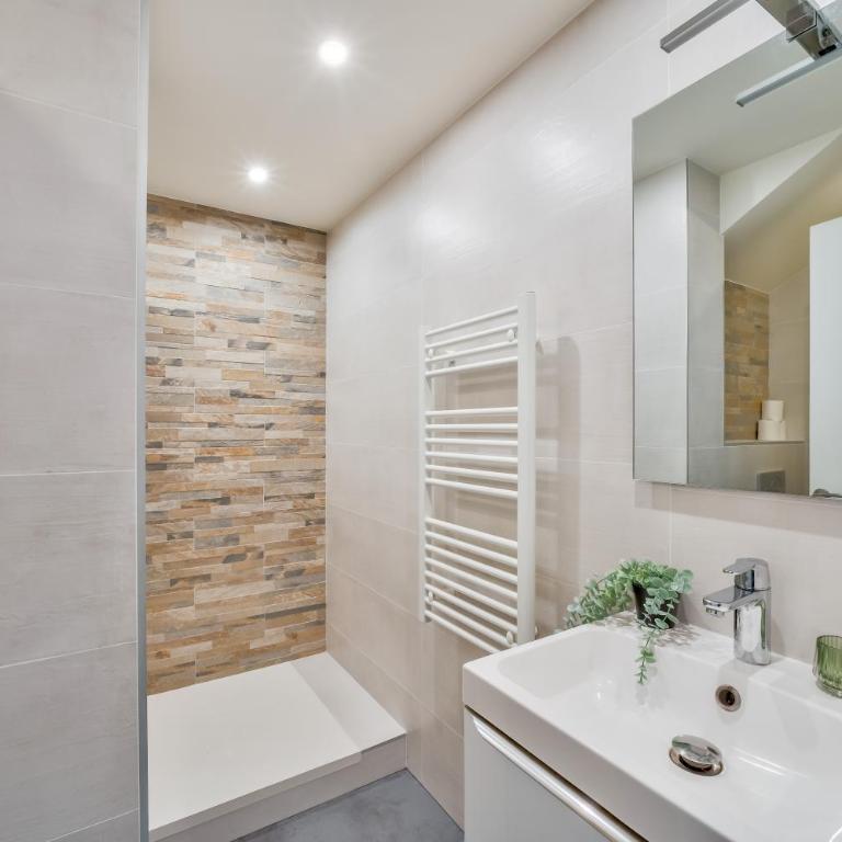 Spacious & Bright 2BR Apartment - Heart of 15th - Appartement 2 Chambres - 8