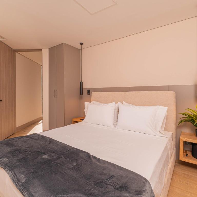 Jatisa Living by HOUSY - Two-Bedroom Deluxe Apartment with Balcony - 10