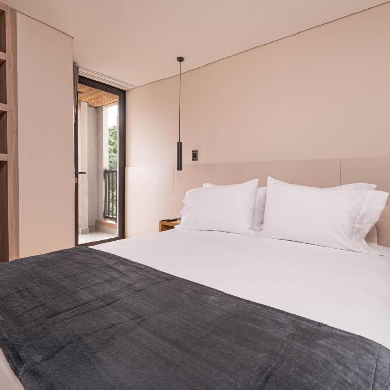 Jatisa Living by HOUSY - Two-Bedroom Deluxe Apartment with Balcony - 6