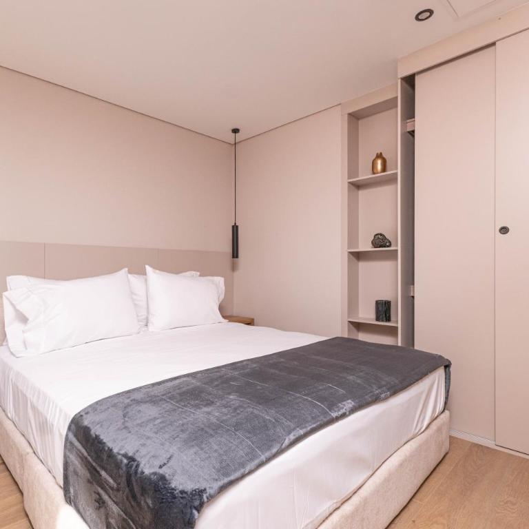 Jatisa Living by HOUSY - Two-Bedroom Deluxe Apartment with Balcony - 5