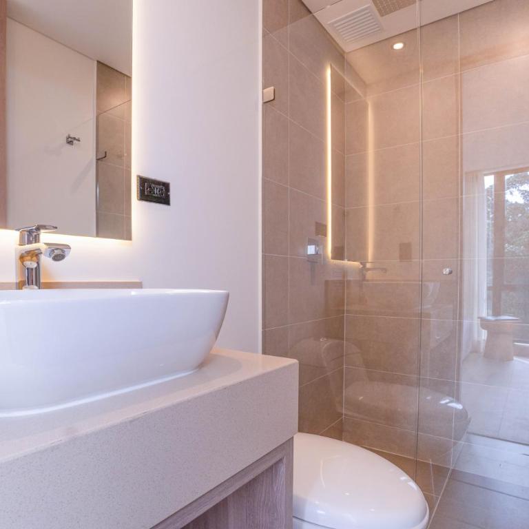 Jatisa Living by HOUSY - Two-Bedroom Deluxe Apartment with Balcony - 7