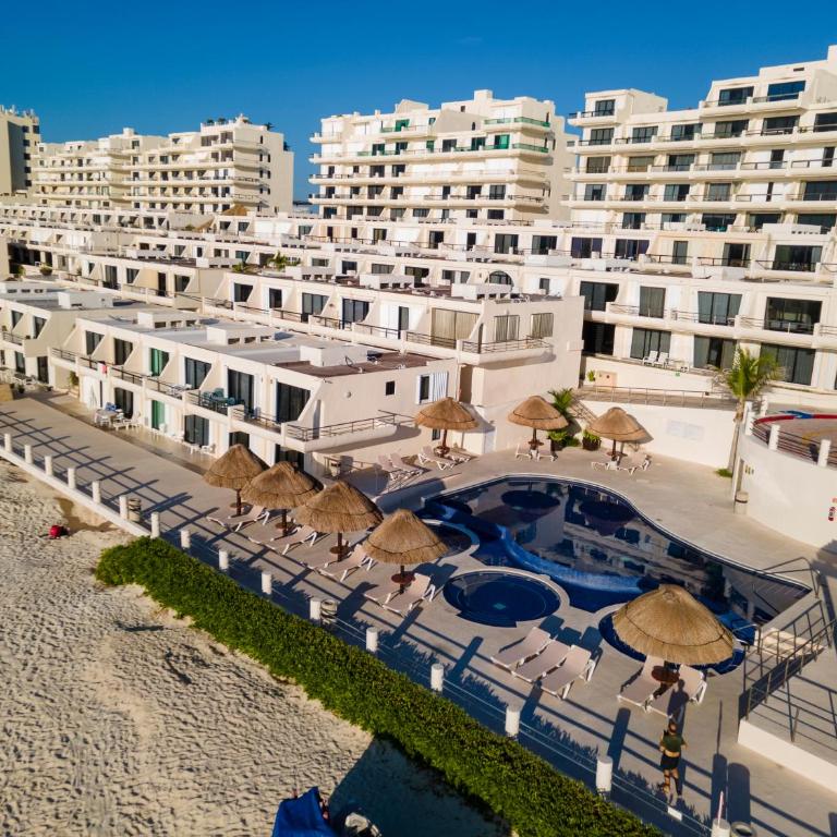 HotelZone L16 Beach Access - One-Bedroom Apartment - 34